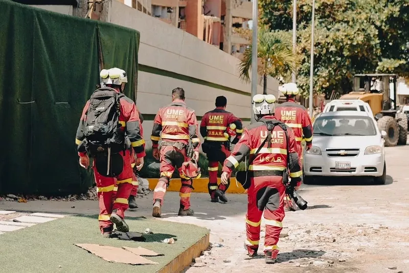 Elementos de la Unidad Militar de Emergencias (UME) desplegados en La Guaira. (Créditos: Ministerio de Comunicación de Venezuela) Elementos de la Unidad Militar de Emergencias (UME) desplegados en La Guaira. (Créditos: Ministerio de Comunicación de Venezuela)