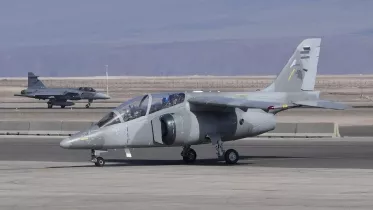 IA-63 Pampa III y de fondo un Caza F-39E Gripen en Salitre 2026 (Foto: Alejandro Santander, enviado especial de defensa.com)
