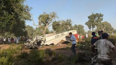 Restos del avi�n Ayres T660�de la Gendarmer�a Real (CN-AZV) en el bosque de Ma�mora, cerca de Temara