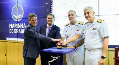 Inauguraci�n del primer UVC de la Marina Brasile�a