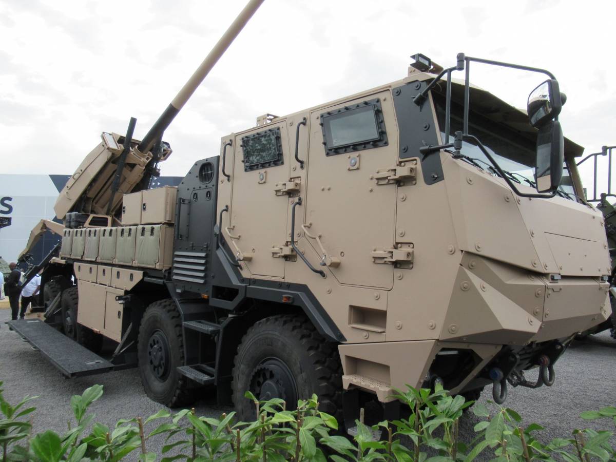 El obús autopropulsado CAESAR 8x8 se basa en un chasis T815 de Tatra (autor) El obús autopropulsado CAESAR 8x8 se basa en un chasis T815 de Tatra (autor)