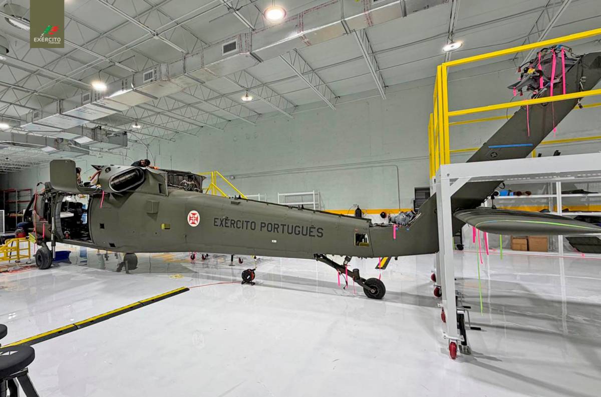 El primero de los Black Hawk para el Exercito Portugués (Exército Portugués El primero de los Black Hawk para el Exercito Portugués (Exército Portugués