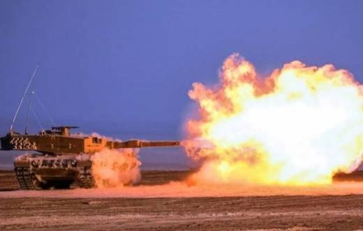 Disparo de un Tanque Leopard 2A4 del Ej�rcito de Chile.