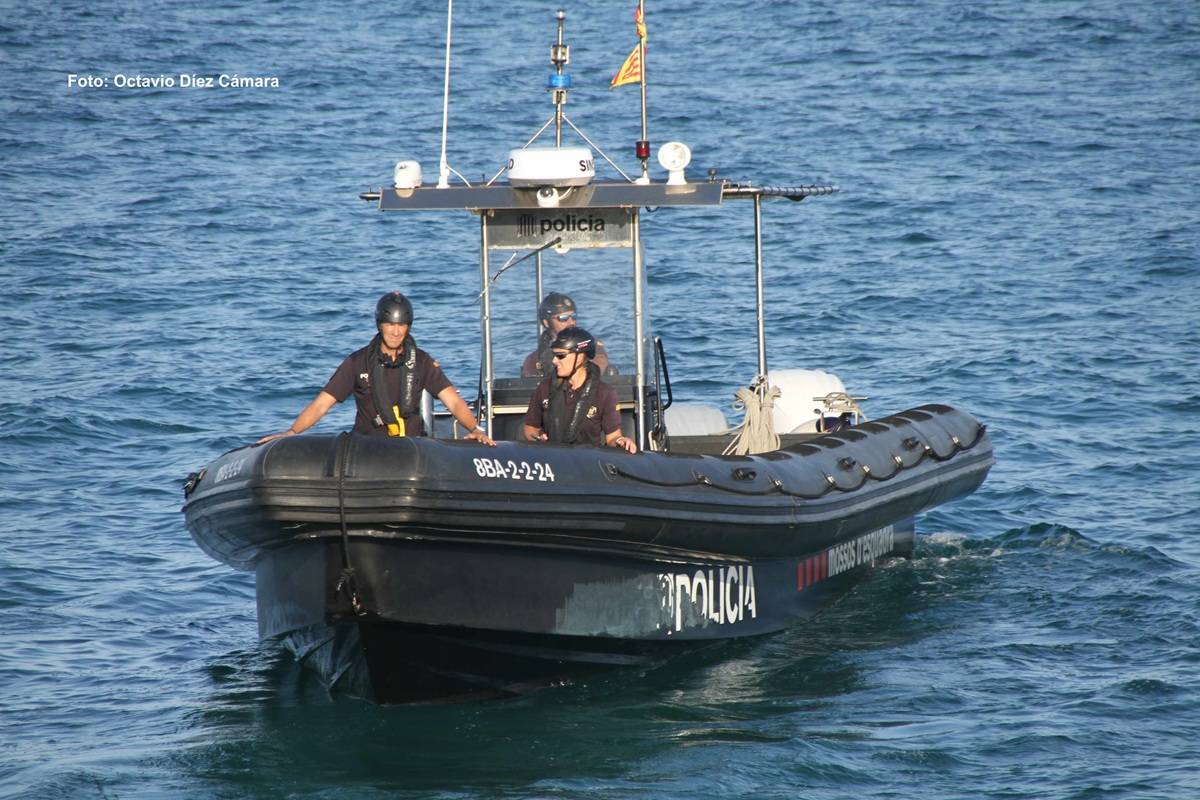 La Policía Marítima del Cuerpo de Mossos d’Esquadra está especialmente activa estos días de verano. (Octavio Díez Cámara) La Policía Marítima del Cuerpo de Mossos d’Esquadra está especialmente activa estos días de verano. (Octavio Díez Cámara)