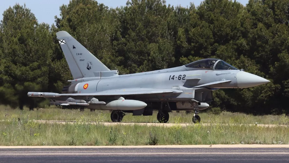 Los Eurofighter del Ala 14 operaran de nuevo en el macro ejercicio “Pitch Black” en la lejana Australia. (foto Julio Maíz) Los Eurofighter del Ala 14 operaran de nuevo en el macro ejercicio “Pitch Black” en la lejana Australia. (foto Julio Maíz)