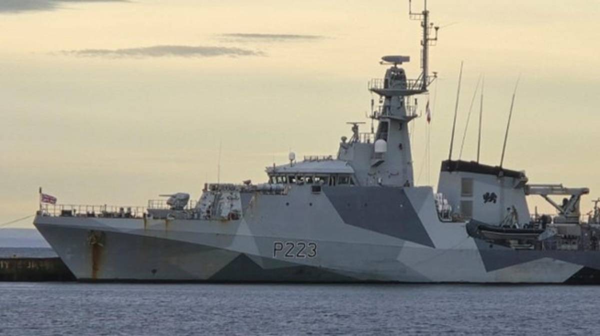 Buque HMS Medway (P223) de la Royal Navy en el Muelle Prat, Punta Arenas, Chile (Foto: Thor_93A) Buque HMS Medway (P223) de la Royal Navy en el Muelle Prat, Punta Arenas, Chile (Foto: Thor_93A)