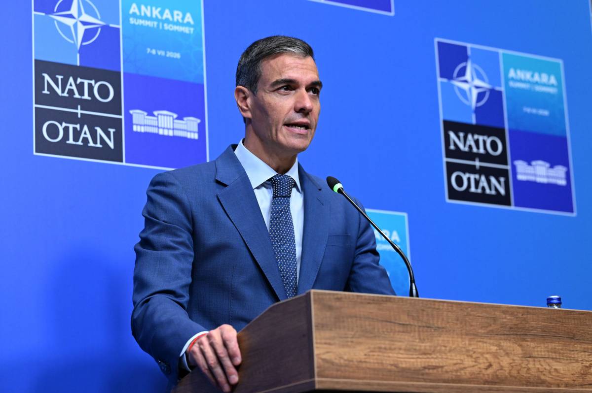 El presidente del Gobierno en rueda de prensa ante los medios de comunicación al término de la Cumbre de la OTAN (Moncloa) El presidente del Gobierno en rueda de prensa ante los medios de comunicación al término de la Cumbre de la OTAN (Moncloa)