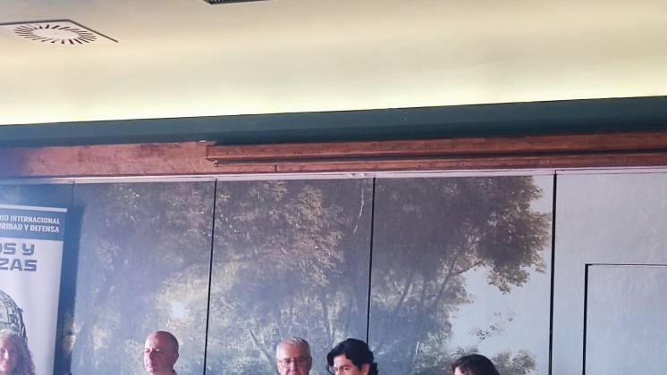 Luis Zapata en la XXXVIII edici�n del Seminario Internacional sobre Seguridad y Defensa