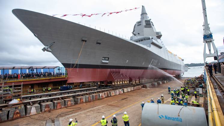 La F111 �Bonifaz� durante su botadura (Navantia)