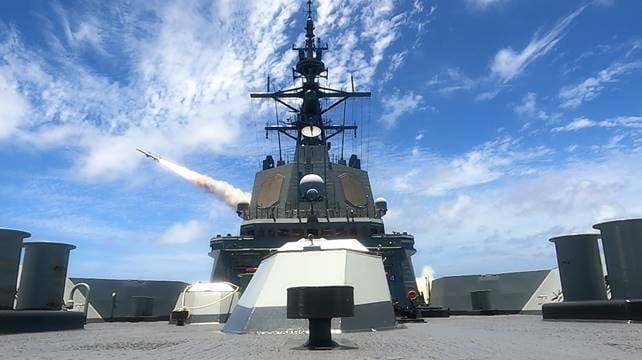 Instante del lanzamiento del misil (Armada)