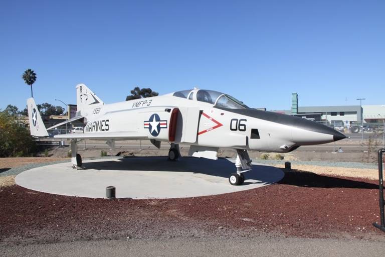 McDonnell Douglas RF-4B Phantom II de reconocimiento, operado por los Marines junto a los F-4S, también expuestos en el museo. Antonio Ros (Copyright defensa.com)