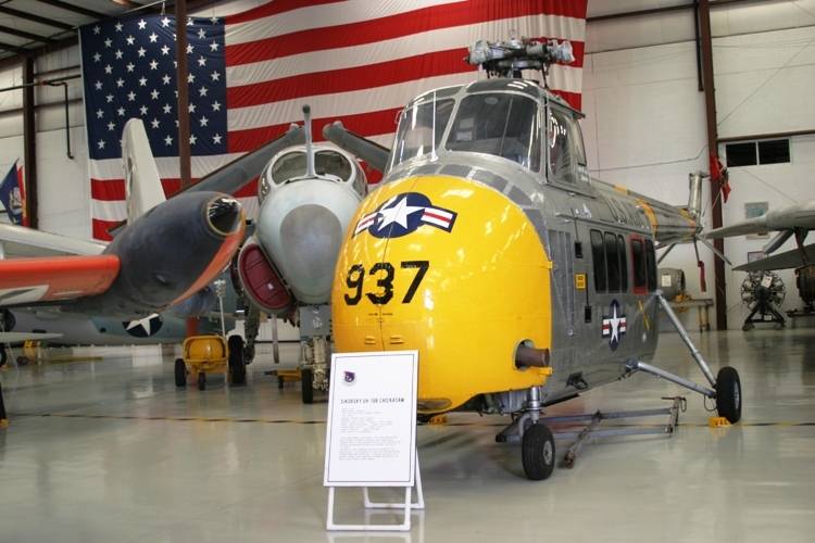 Sikorsky UH-19B “Chickasaw”. (Antonio Ros Pau, copyright defensa.com)