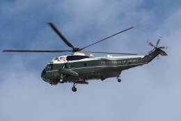 El Sikorsky VH-3D “Sea King” de Biden en Madrid. (foto Javier Sanchez)