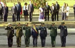 Gustavo Petro, nuevo presidente de Colombia junto a su cúpula militar.